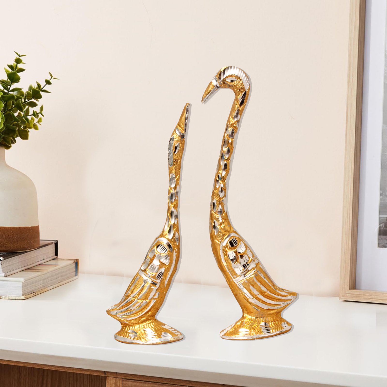 Swan Pair Golden Finish Aluminium Diamond cut 19 cm G13GX0069G000XZIH