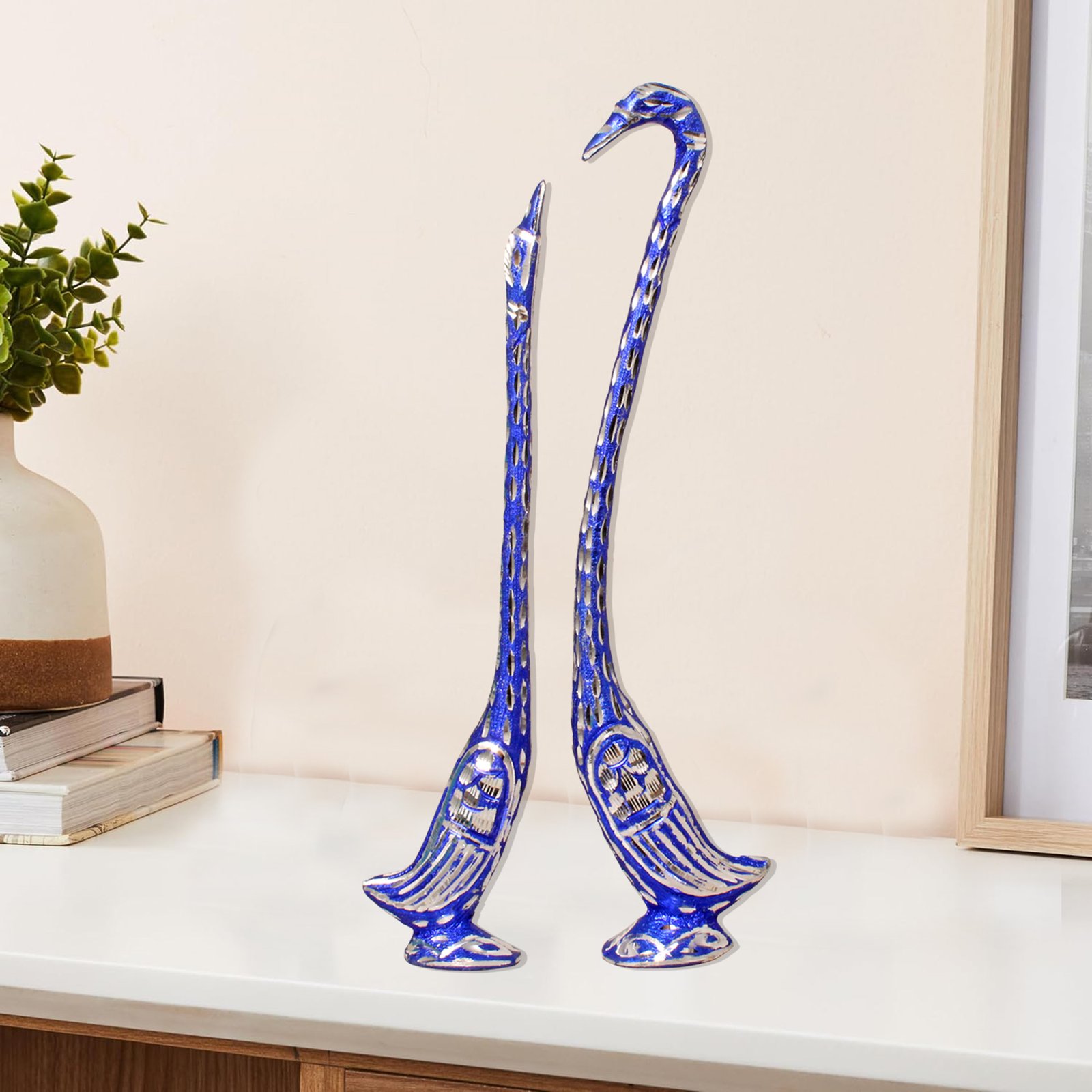 Blue Swan Pair White Metal Sculpture 33 cm G13GX0071N000XTAS