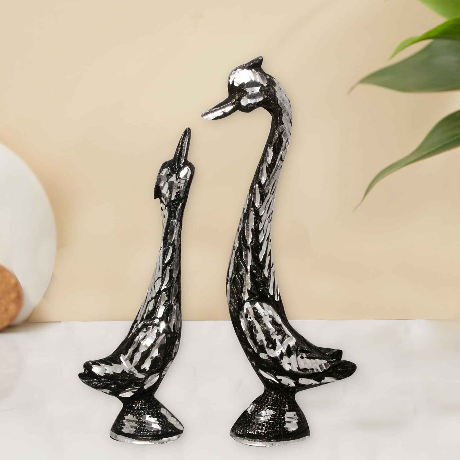 Swan Pair Black Colour Valentine Day Gift 18 cm G13GX0088K000XZPS
