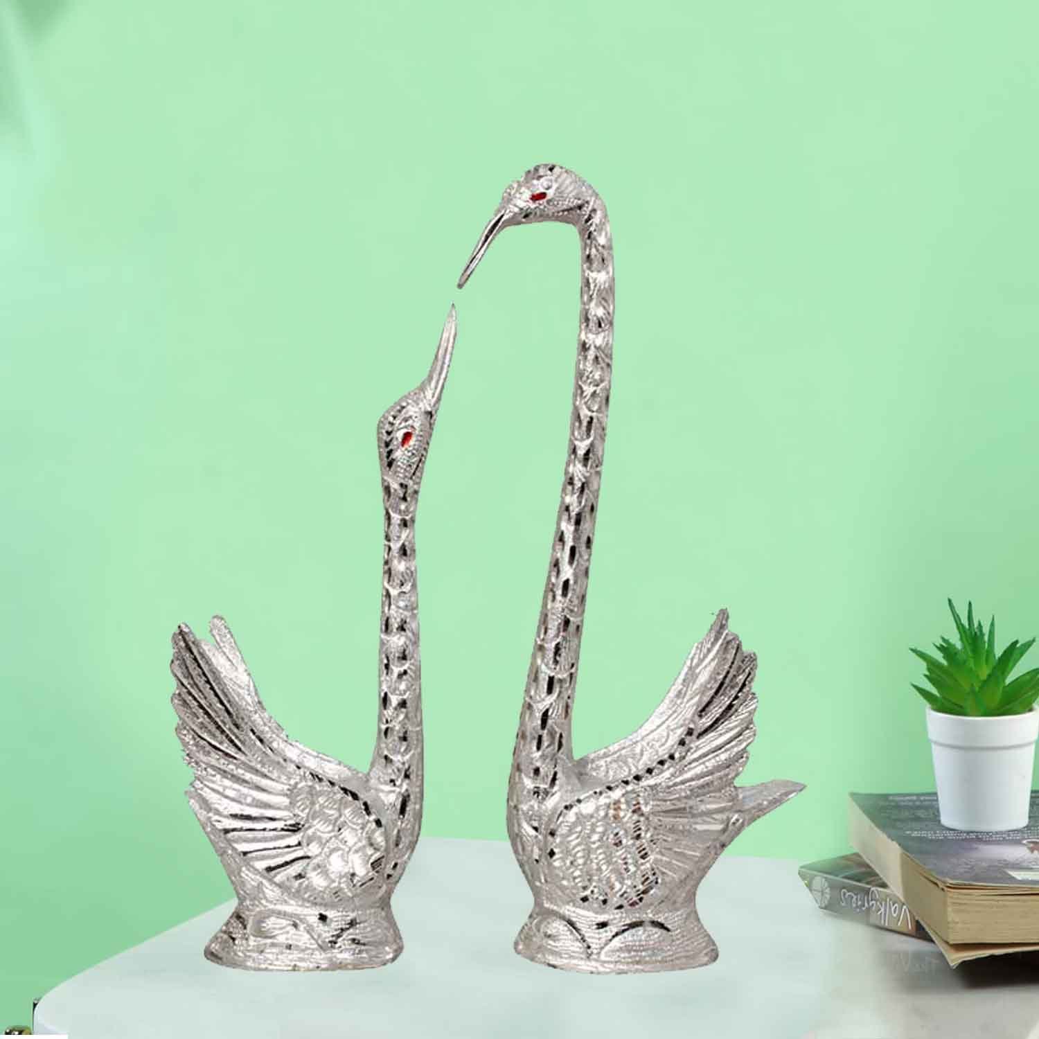 Swan White metal showpiece 32 cm G13GX0090S000XRAS