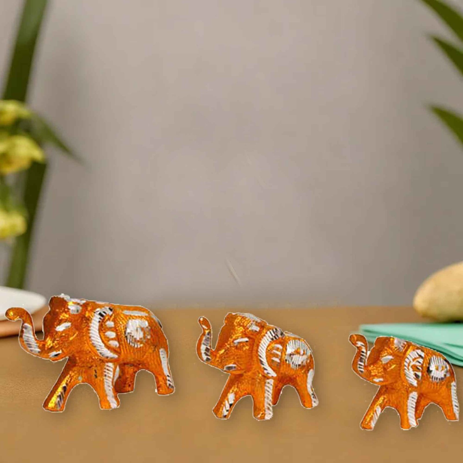 Elephant Family Sculpture White Metal Item Golden Finish 7.5 cm G13GX0098G