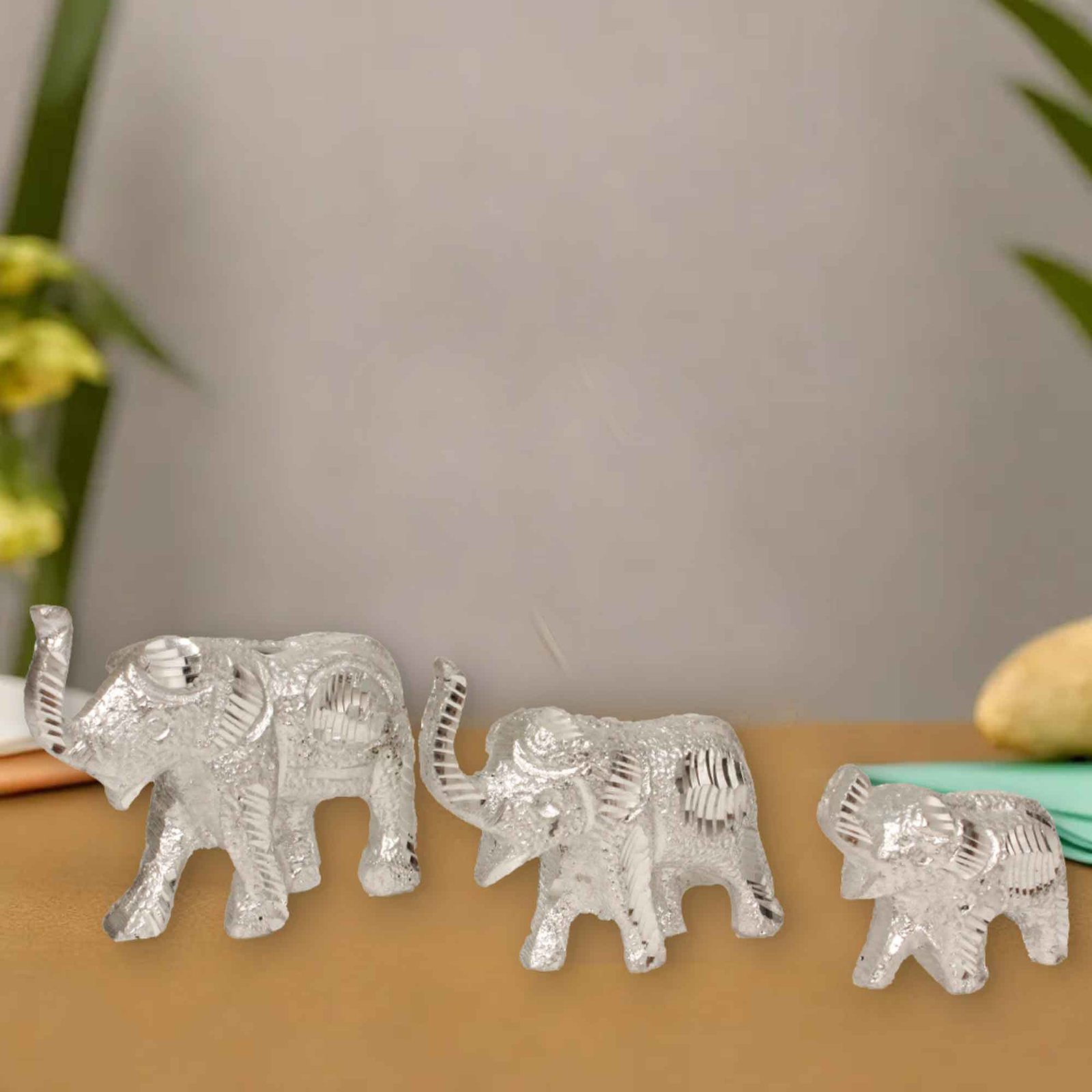 Elephant Family White Metal Sculpture 7.5 cm G13GX0098S
