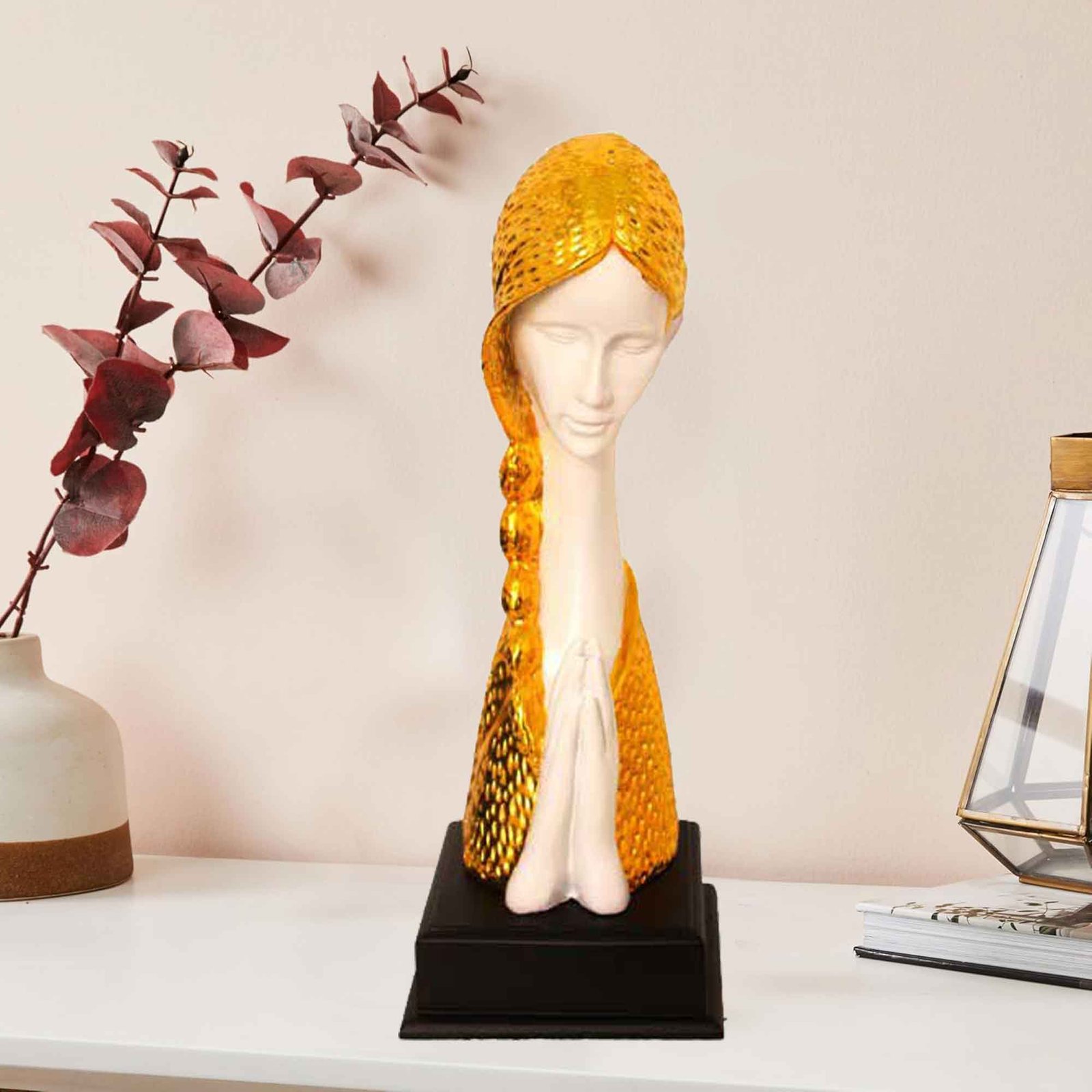 Gold Plated Welcome Lady sculpture for living room and gift for home inaugration 40 cm G79GX0075W